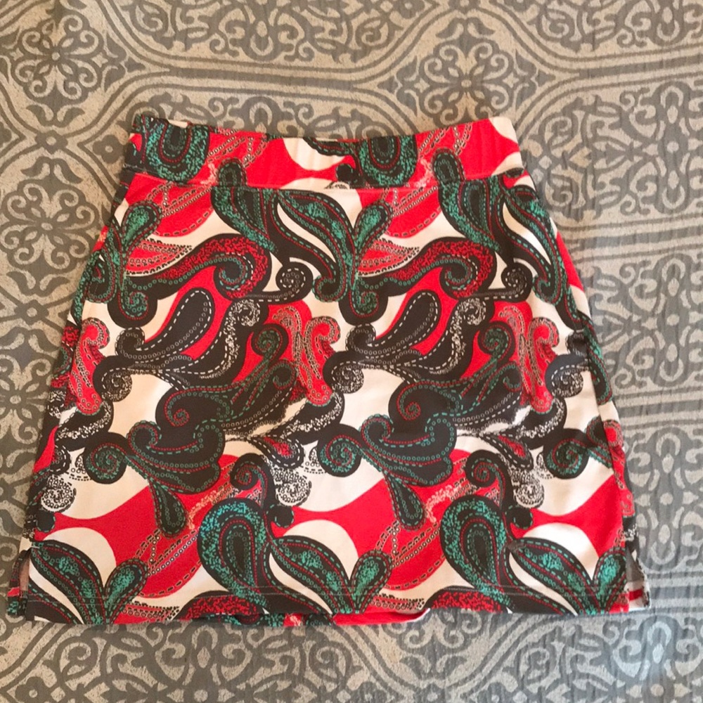 Gorgeous print on this golf skirt